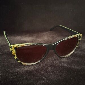ELIZABETH ARDEN Tortoise / Camo Color Sunglasses